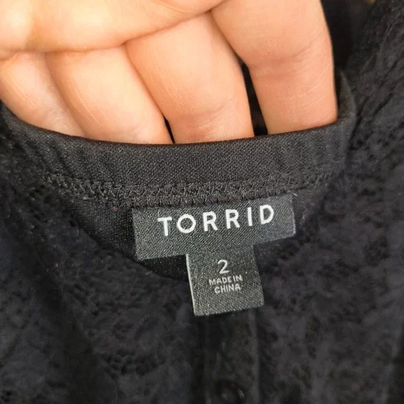 Torrid Black Lace Dress Size 2 Plus Midi V Neck Gothic Witchy 2X 3/4 sleeve - Picture 3 of 12